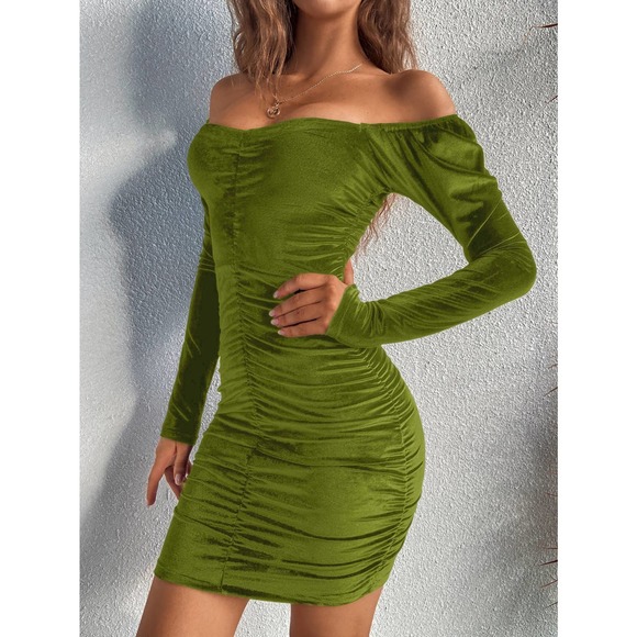Ruched Sweetheart Neck Velvet Bodycon Dress long sleeve mini dress - Picture 10 of 11